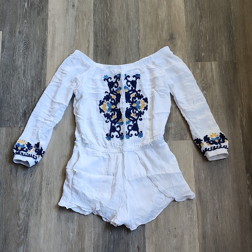 LOVER'S +FRIENDS OFF THE SHOULDER ROMPER